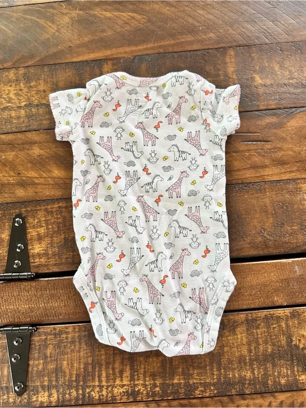 Carter’s Giraffe Matching Set